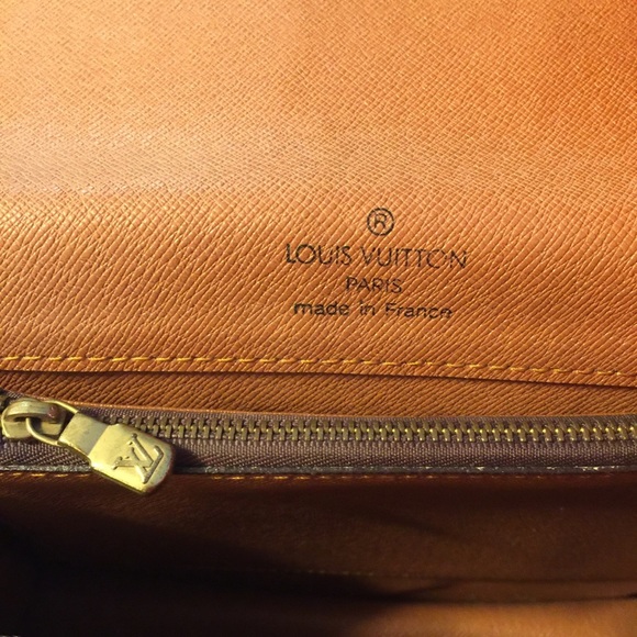 VNT Louis Vuitton Free Run Turnlock Purse - Picture 3 of 15